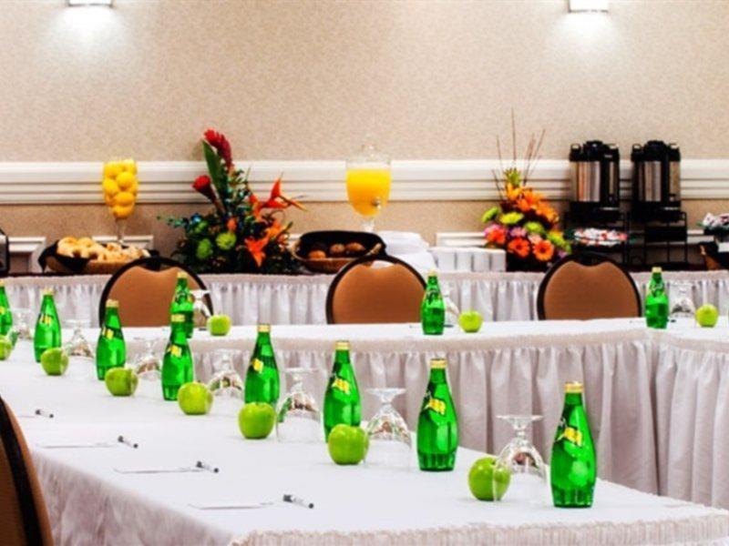 Holiday Inn Express & Suites Halifax - Bedford By Ihg Buitenkant foto