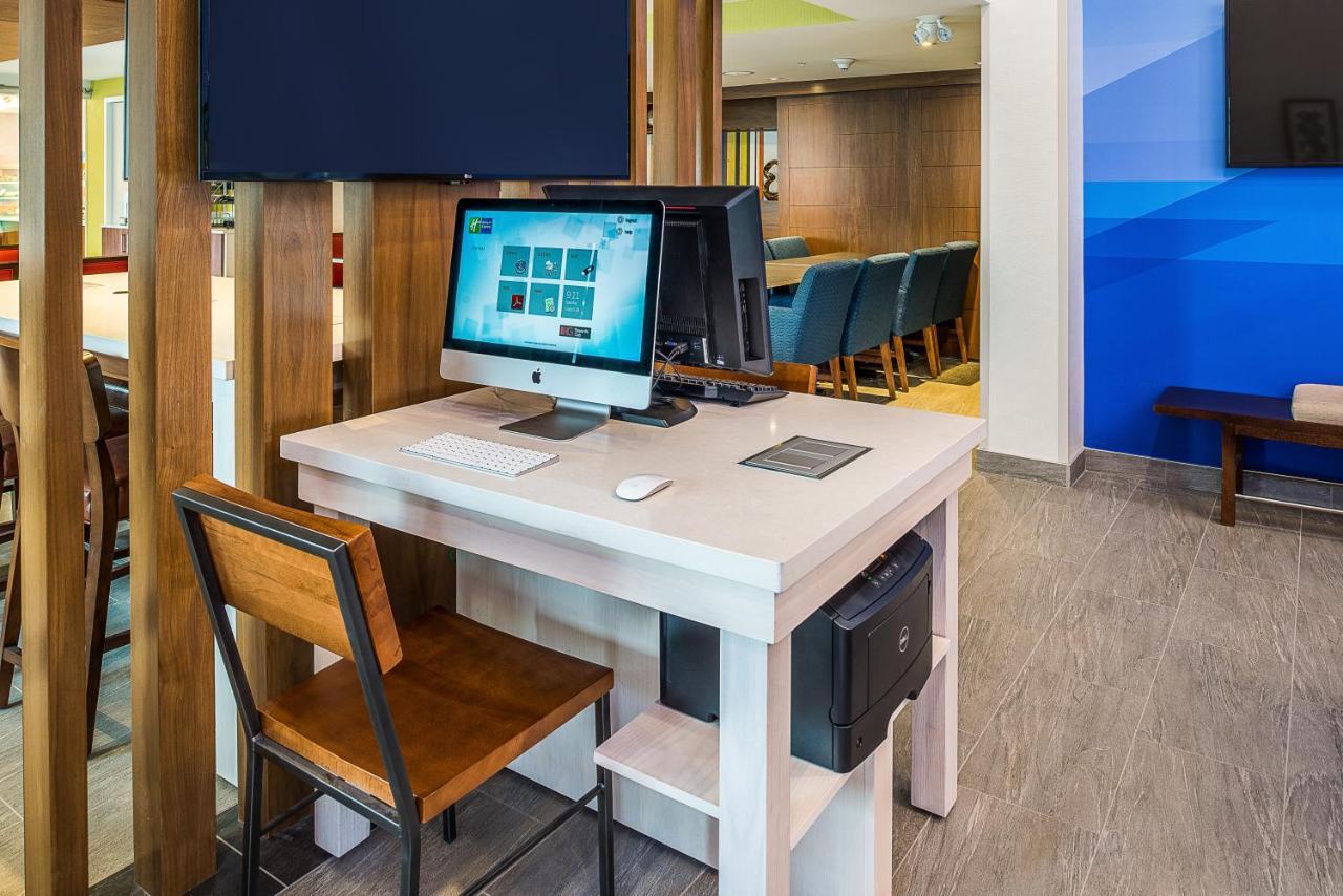 Holiday Inn Express & Suites Halifax - Bedford By Ihg Buitenkant foto