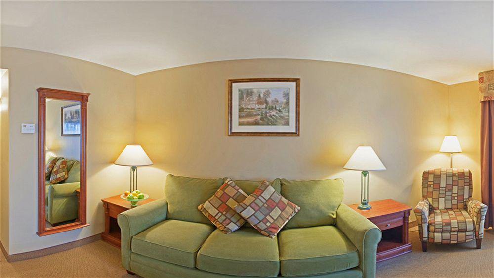 Holiday Inn Express & Suites Halifax - Bedford By Ihg Buitenkant foto