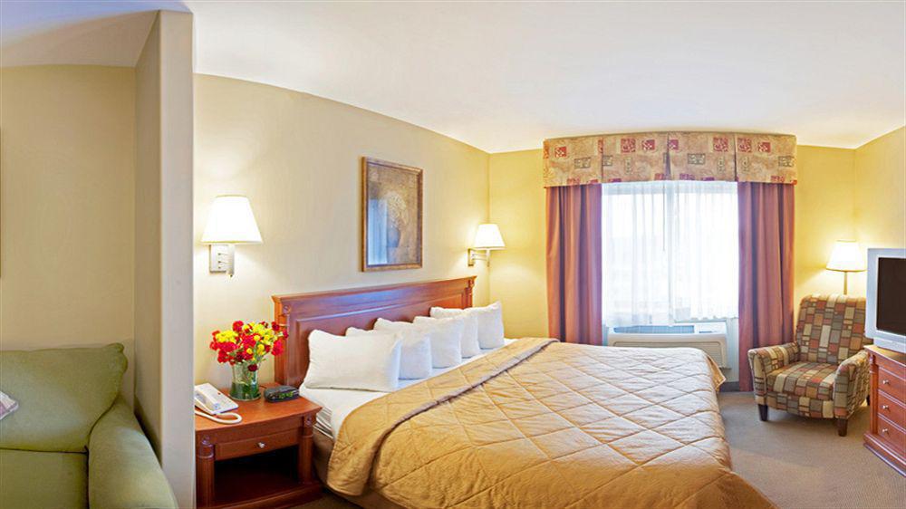 Holiday Inn Express & Suites Halifax - Bedford By Ihg Buitenkant foto